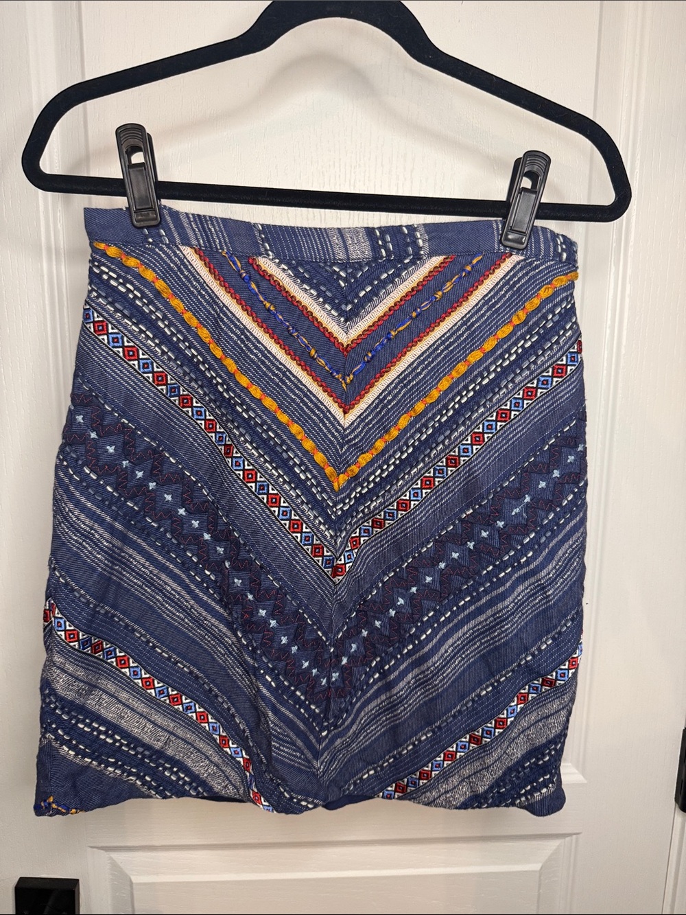 Anthropologie 100% Cotton Maeve Navy Chevron Mini Skirt with Embroidery